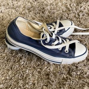 Women’s size 6/men’s 4 navy Converse All Stars